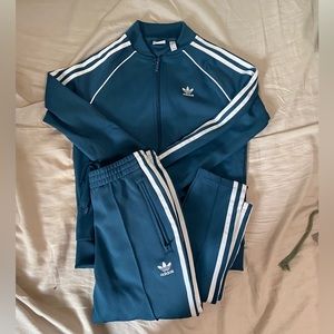 Like New Women’s Adidas Tracksuit
